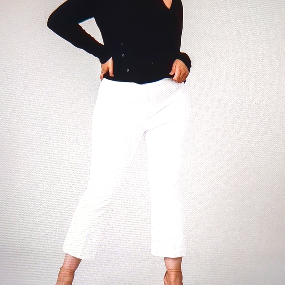 Spanx NWT Silver Lining Kick Flare Pants in Classic White Size Medium